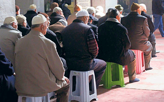 Oturarak Namaz Nasl Klnr